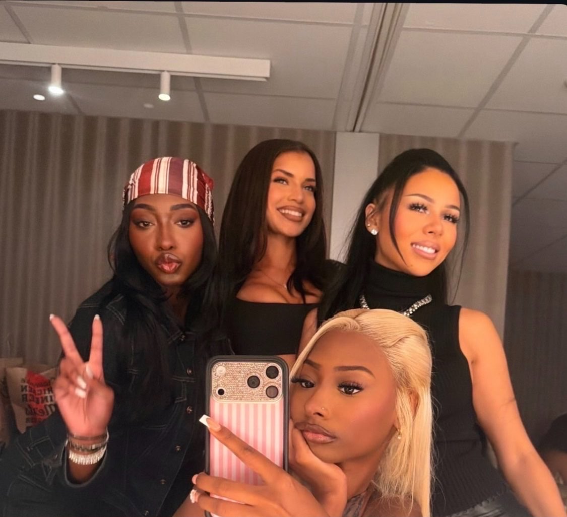 chentorresbones's tweet photo. aniya, kayda, trinity with mariah the scientist🔥 https://t.co/4tauI018EN