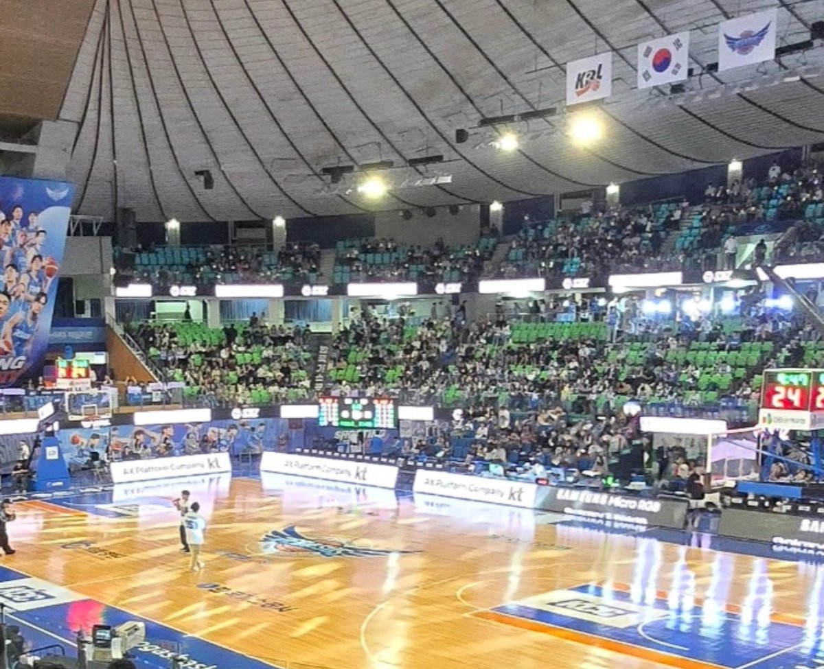 jokeg0m's tweet photo. 진짜구라같음 이모든게... https://t.co/PbCppSrxZ7