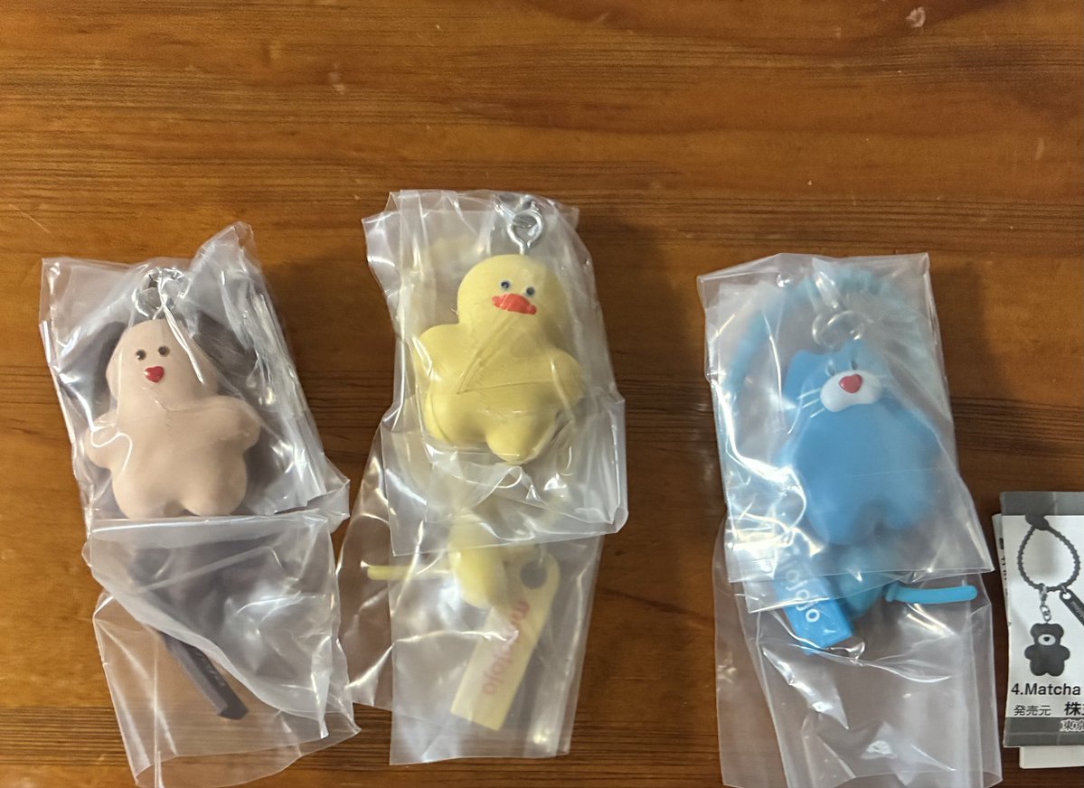 c_x2_l's tweet photo. 今朝立ち寄ったSAのガシャポンコーナーで嫁が好きそうなんがあったから回してきたら褒められた✌️ https://t.co/qV9moaFPvp