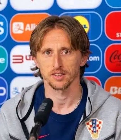 FullTime90X's tweet photo. 🚨🇭🇷 Luka Modrić: 🗣️ “I have taken leave from national team duty because I want to go to Argentina. I want to watch the greatest, Lionel Messi, play for Argentina one last time.” 🐐🇦🇷 https://t.co/R6GL7T0gDm
