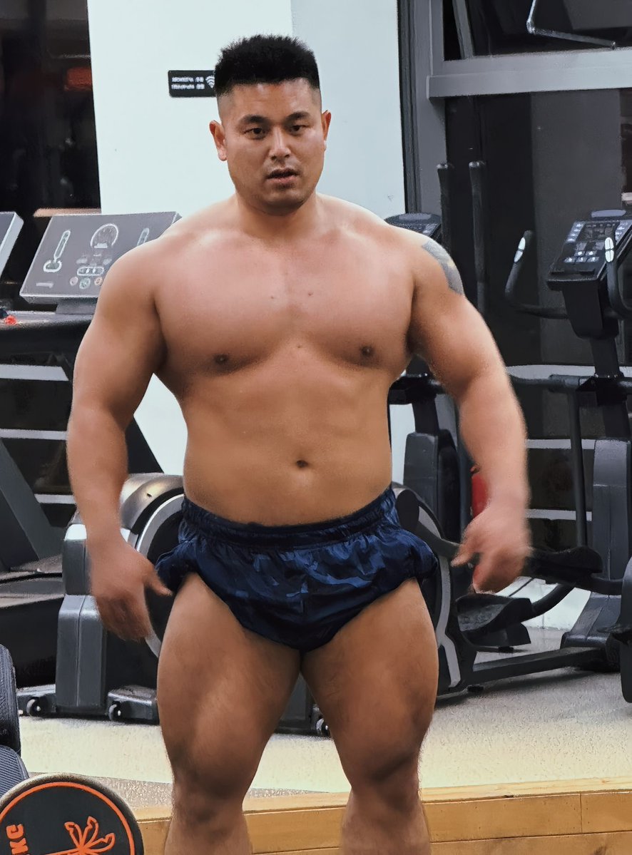 Thevcvoo's tweet photo. 抖音网红健身直男大周勇合集6部，完美男神 https://t.co/VW4aKgYQxD