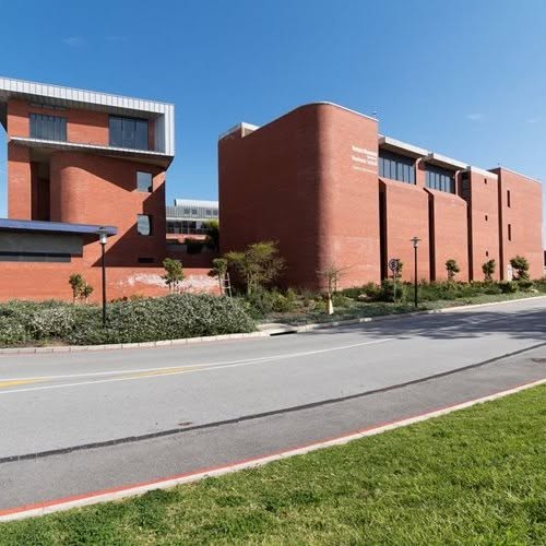 MandelaAlumni's tweet photo. #AlumniServices #BusinessSchoolProgramme | Nelson Mandela University Business School is among Africa’s top business schools, with international AMBA (MBA) and EDAMBA (DBA) accreditation. Learn more: https://t.co/t1Qd2UPng4 https://t.co/LoPmxpiP1N