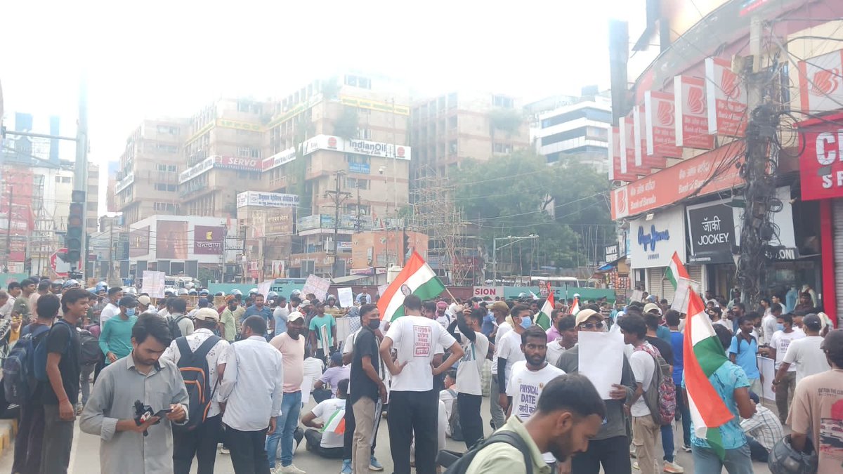 shullugupta's tweet photo. #JusticeForBiharDaroga #JusticeFor1799
@bihar_police
@officecmbihar
@samrat4bjp ham apna hak mangte ni kisi se bhik mangte https://t.co/LdpS2qpBEj