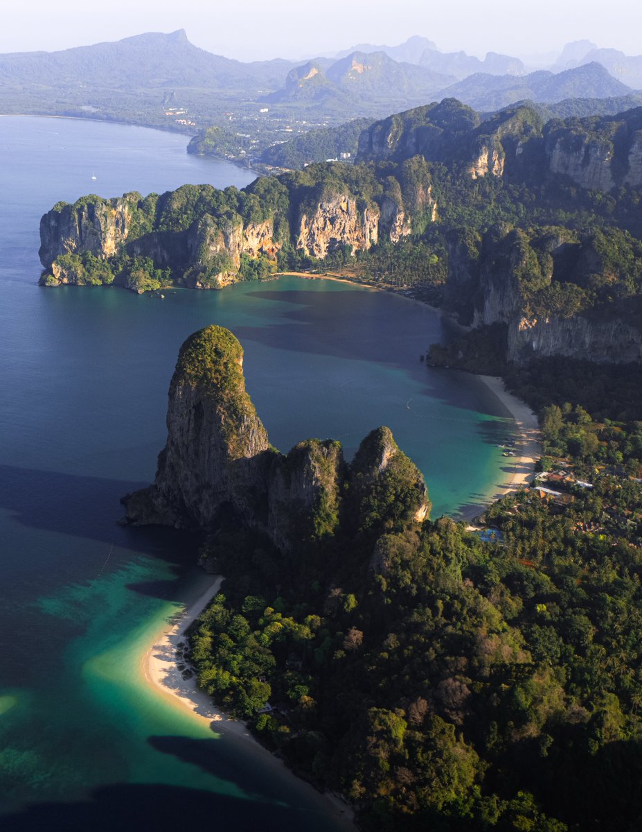 de_berek's tweet photo. Tropical magic, where paradise meets the sea. https://t.co/IRN78pS3vn