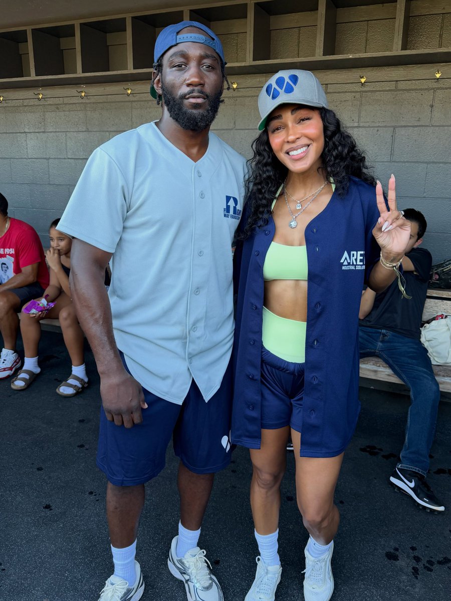 wavecheckers's tweet photo. Terence Crawford with Terrell Owens, Meagan Good &amp; Matt Barnes 🥎 https://t.co/tE0sQHcqNY