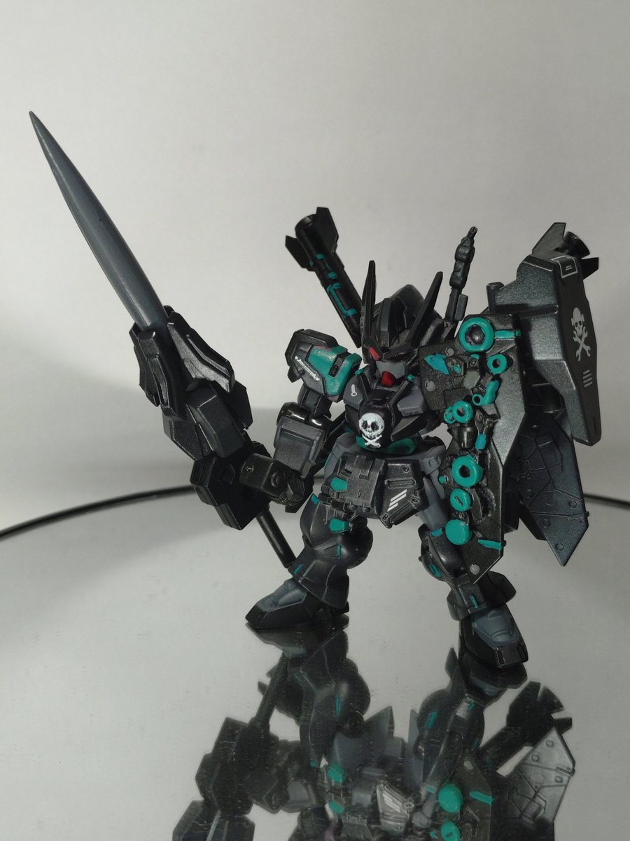 koara_yoshi0's tweet photo. リカルド海賊団の機体。
ダークハウンド風でカラーは暗めの眼帯つけてます。
ペーパープランでフルクロス仕様も。
海賊王に俺はなる！！
#モビルスーツアンサンブル
#みんなのMSEカスタマイズ祭り https://t.co/Kr1O6Dd8rG