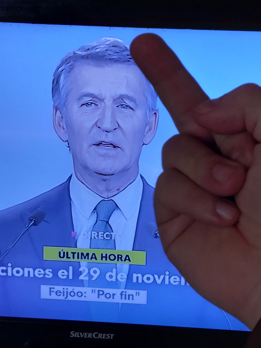 UltraSanchista's tweet photo. En 2023 te mandamos a la oposición y en 2026 te vamos a mandar a la mierda 💩 #Feijódete 🖕🏻 https://t.co/w7MNCU4MvU