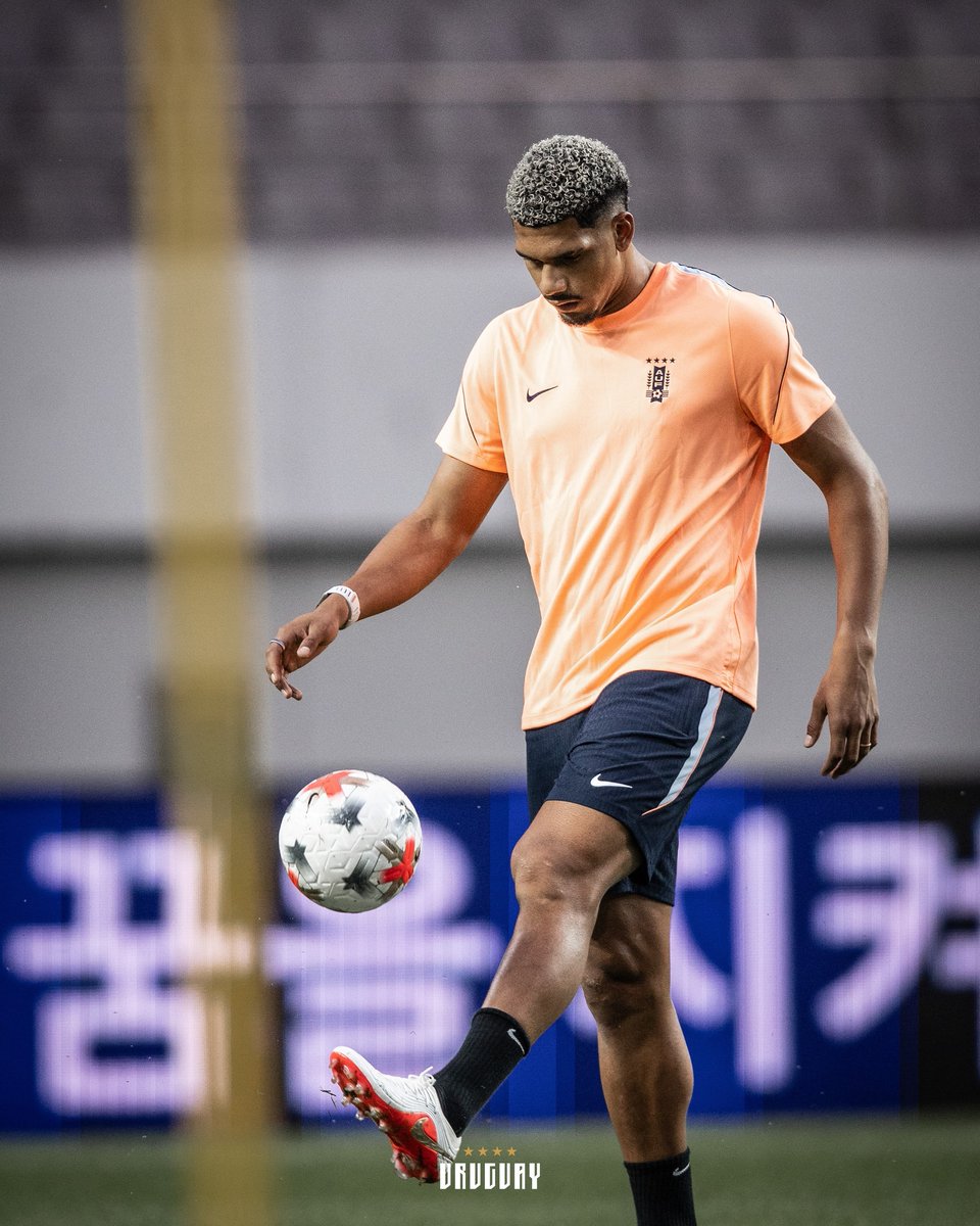 LFC's tweet photo. International break in full swing 🌎⚽️ https://t.co/MY0xh89jdl