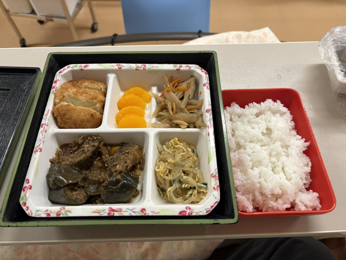 EARHALT's tweet photo. 透析弁当を食べて、週初め透析の開始です‼️

増えは、1.6 https://t.co/RaCPOO3SVY