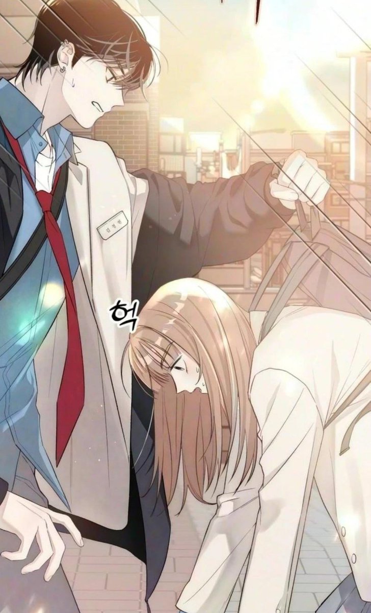 Fflleabbaggg's tweet photo. Her mom marries her first love's dad,turning them into stepsiblings.But soon,the boy and his dad vanish,leaving a massive debt behind.10 years later,two guys with the exact same name suddenly appear and she has to find out which one is her real first love.Hope he's the ml🥺 https://t.co/vNqZhHnqv9