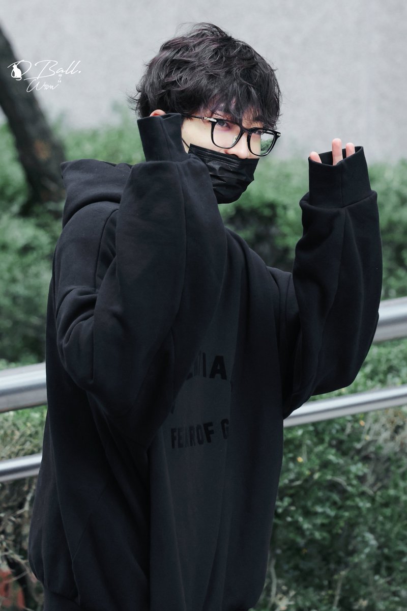 jeononutime's tweet photo. long curly hair wonwoo i love you pls keep it until january 2 https://t.co/IFoFJ1DqGd