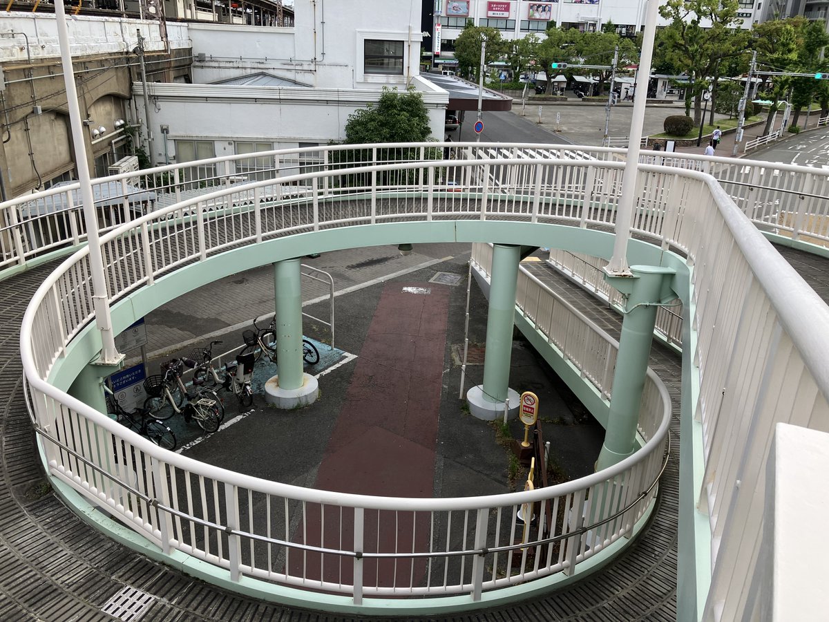 kobeshimimbot's tweet photo. Q. この写真の場所はどこでしょう？

───────────────────
毎週月・木曜日は #神戸ここどこでしょう
10月のテーマは「兵庫区」です！
正解は明日の1日1神戸でお知らせしますが
リプ欄でみなさまの解答を
心よりお待ちしています！ 
─────────────────── https://t.co/M0AtSfBLav