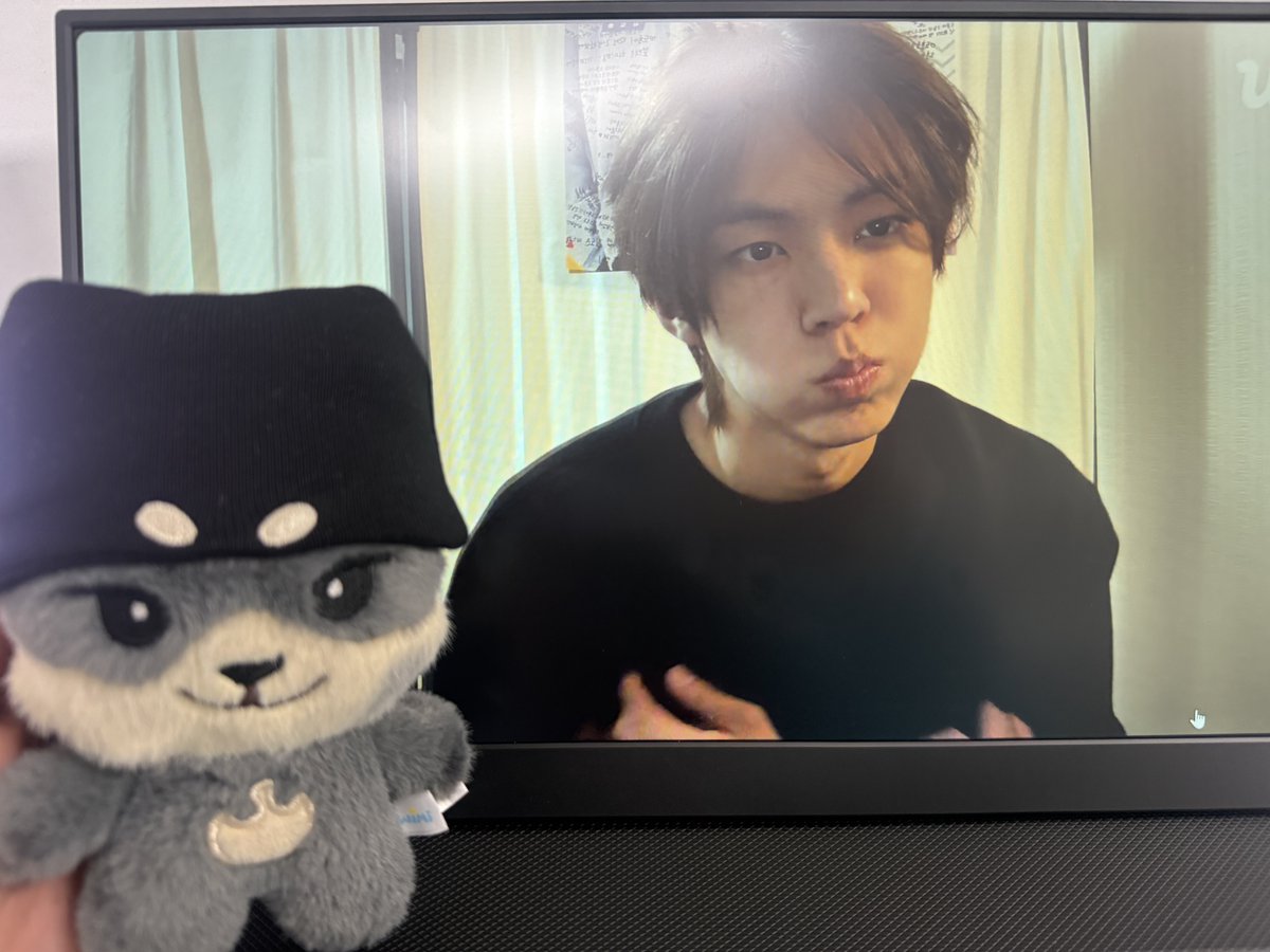e2bbi2's tweet photo. 도쥬니 데리고 공부하러 왔는데
도훈이가 왔어요 https://t.co/uzEjyepPRv