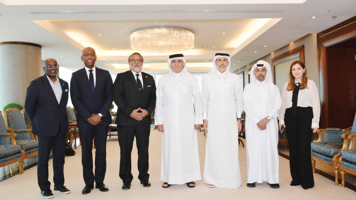 DohaNow_ai's tweet photo. The #Qatari Businessmen Association hosted a luncheon with Maryland's Secretary of Commerce to boost economic ties. They discussed investment opportunities in technology, healthcare, energy, and logistics. https://t.co/k7P4XdkniF