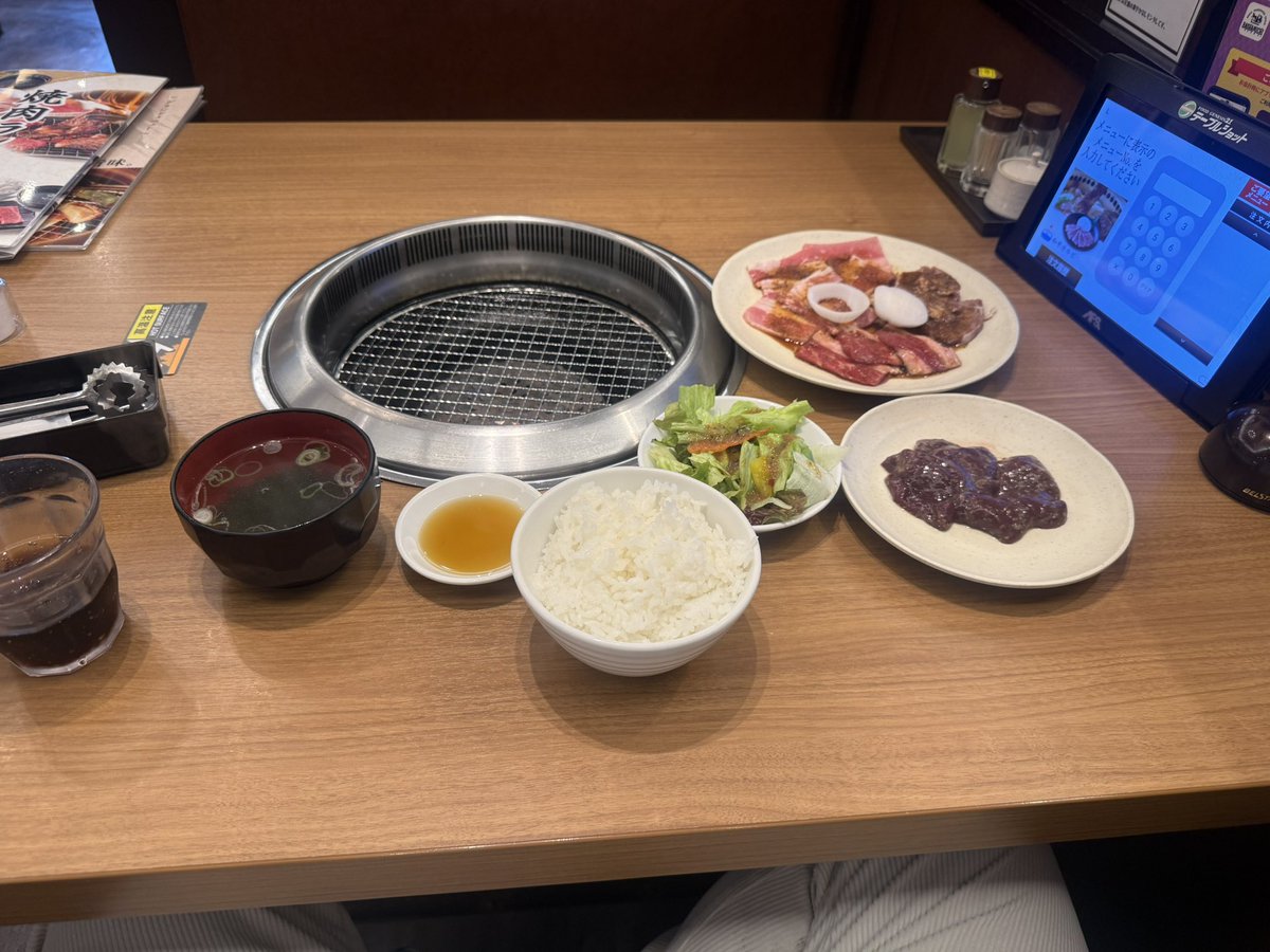 HITHUNTER24's tweet photo. ¥6600あったら1人焼肉2回は行けたなぁ🙄 https://t.co/7oTu5VrI1V