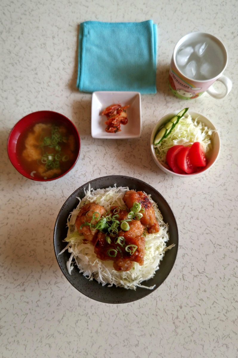 yagmurmcr's tweet photo. コンビニでパスタ買ったのにスプーンつけられちゃった https://t.co/9iYdQFv9N9
