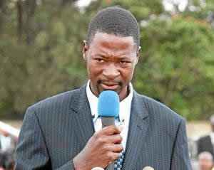 CucsmanE's tweet photo. How can someone be more gifted than God, yet still not see everything? N'anga iyi ngaitiitire mushe https://t.co/BDet3QDovh