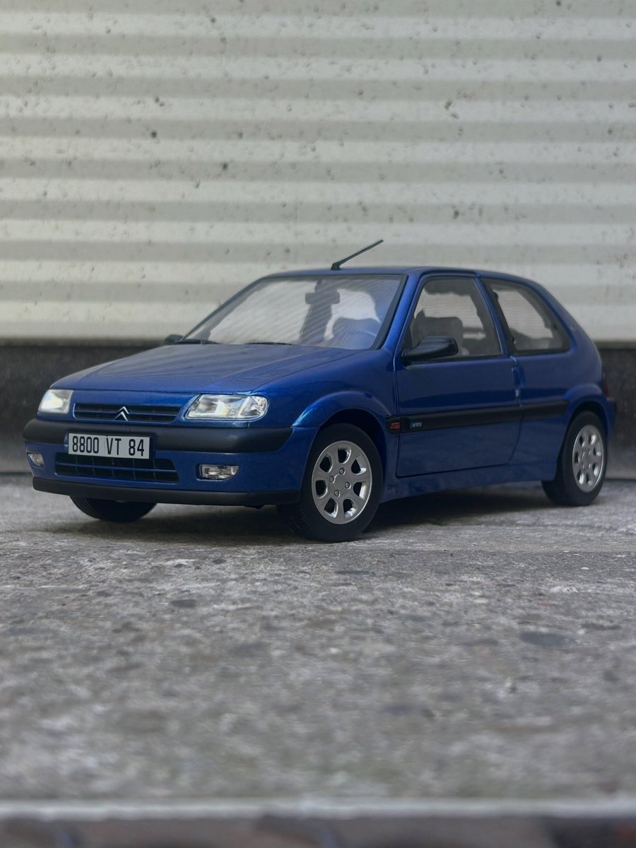 AutosMinisTacot's tweet photo. 🇫🇷 Découvrez la Saxo VTS (phase 1) de 1996 par Norev au 1/18e !
#citroensaxo #norev #118scale https://t.co/5x55krYGa4