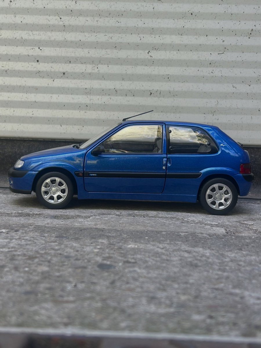 AutosMinisTacot's tweet photo. 🇫🇷 Découvrez la Saxo VTS (phase 1) de 1996 par Norev au 1/18e !
#citroensaxo #norev #118scale https://t.co/5x55krYGa4
