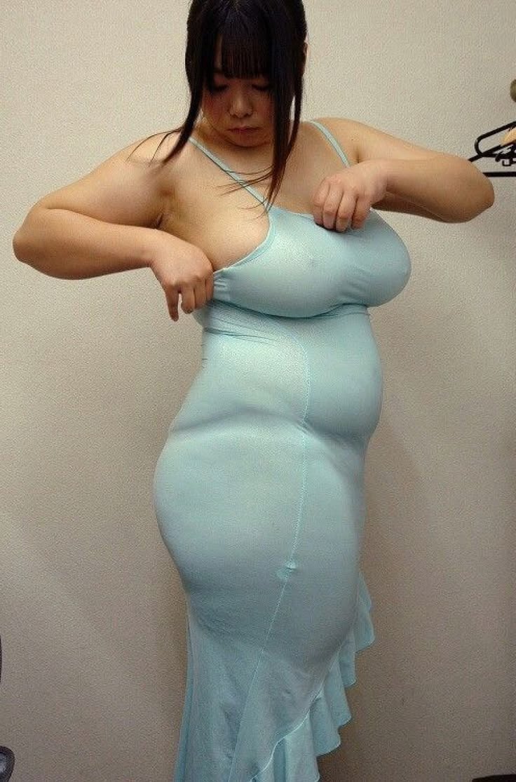 JulioInStudio's tweet photo. Dianita cosplaying the BBW Blue Dress meme! #aceiteDiana #venezuela https://t.co/Wy0nMcGQyO