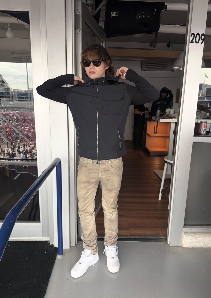 DodoFits's tweet photo. Bradygoo Outfits https://t.co/hbekmC3zi6