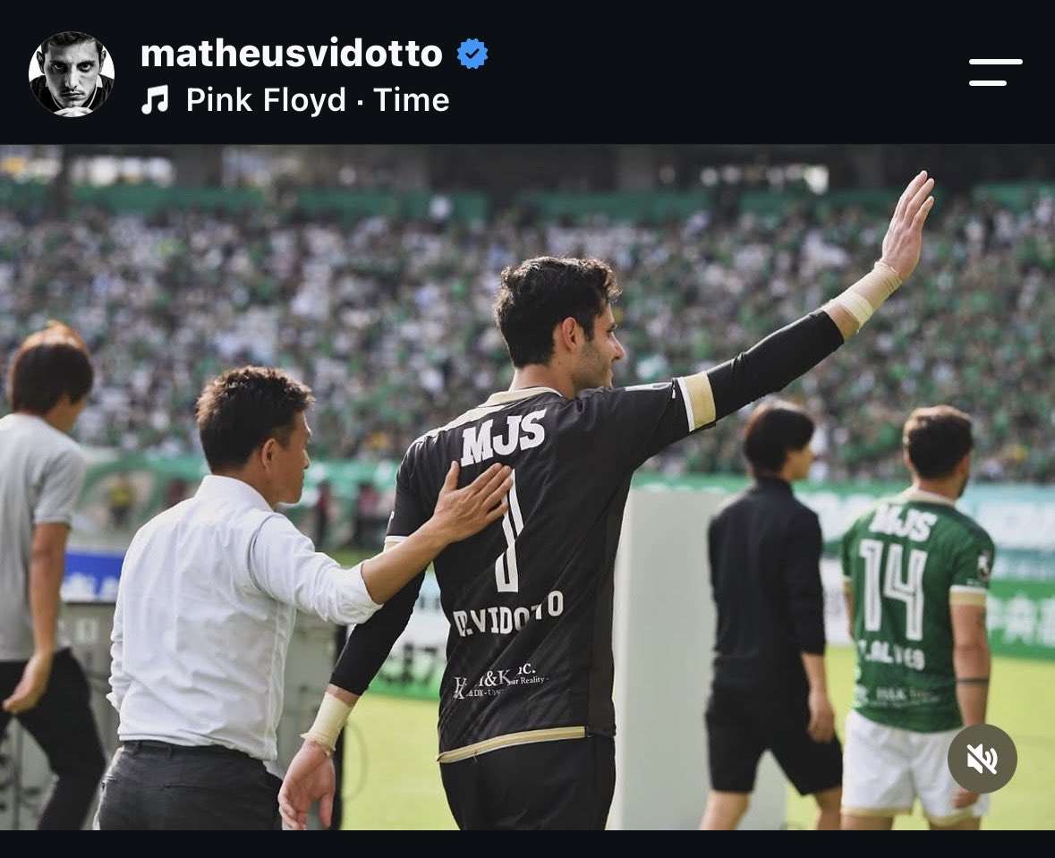 SanFagi's tweet photo. ヴェルディのGK マテウスから城福監督へのコメントが良い

シーズン途中で成績不振が原因で退任する監督にこんな長文の感謝を綴るコメントを出す外国人選手は稀では

城福さんだから東京Vには頑張ってほしいと思ってたし、改めて人間性の素晴らしさを感じる

新天地での活躍を願っています🙏

 #城福浩 https://t.co/M7Qad6E8b6