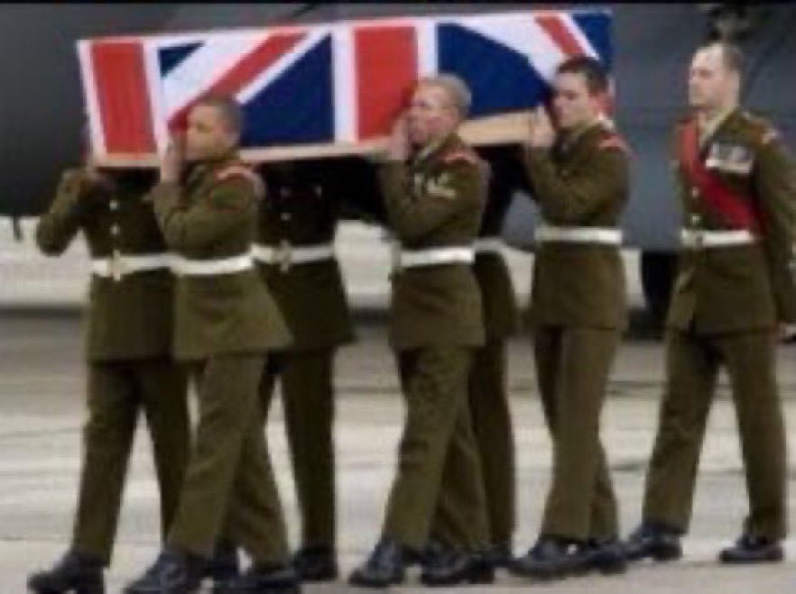 150G512XD's tweet photo. Jamie’s repatriation, funeral and final resting place 😢💔

Jamie was only 20 years old, heartbreaking 💔

We shall remember this brave young man who gave his all ❤️🇬🇧 https://t.co/AHuAzESWNT