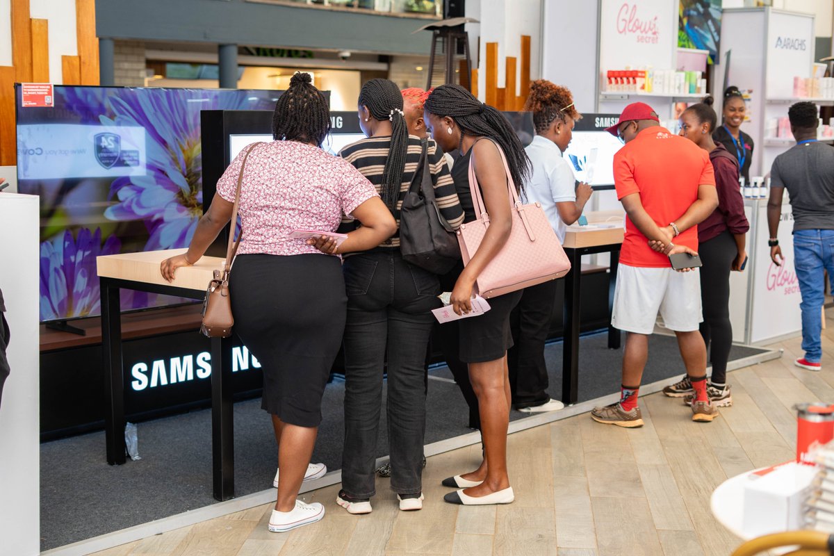 FemmeHub's tweet photo. A phone that folds. A fridge that thinks differently. AI built into everyday life.

Samsung has spent decades turning ideas that once seemed futuristic into technology we now use daily.

We look at the innovations that shaped that journey. 

#WhySamsung

https://t.co/311NSScgvh https://t.co/H08l2ytYhz