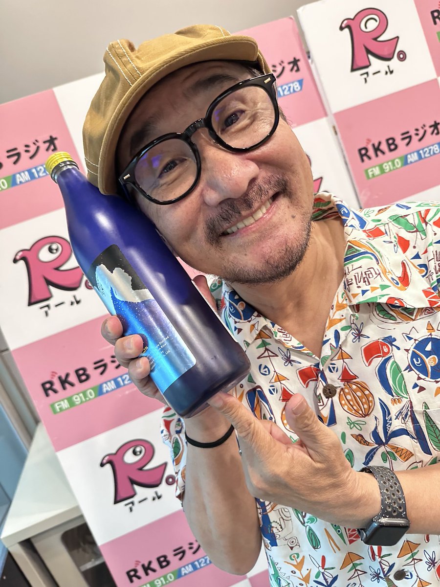 rkblabo's tweet photo. ／
10月のマンスリーゲストは、
福岡出身の大人気シンガーソングライターの
#chage さん❣️🥳
＼

先月リリースされたアルバム「Ko」が大好評のChageさん✨楽曲と共に、今週は「思い出の場所」についてお話を伺います☺️

本日はナイター中継終了後からの放送です！
お楽しみに〜🙌🌈

#白岳KAORU研究所 https://t.co/lS6OeWgVOe