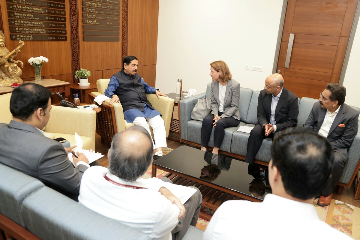JoshiPralhad's tweet photo. It was a pleasure to meet Ms. @cathmacgregor, CEO of @ENGIEgroup, once again, following our interaction at WEF Davos earlier this year.
We discussed India’s growing attractiveness as an investment destination, underpinned by geopolitical stability and a strong #CleanEnergy ecosystem. I thanked ENGIE for its over €1 billion investment in India and appealed for greater investments in our renewable energy growth story. We also discussed opportunities in energy storage, hybrid and round-the-clock renewable power, wind repowering and clean power for data centres, along with greater investment in local renewable energy manufacturing and supply chains. I apprised her of the recently approved Green Energy Corridor Phase-III, with an outlay of approximately $19.3 billion.
I invited Ms. MacGregor to the Bharat Renewable Energy Summit & Expo, 2nd–5th November at Bharat Mandapam, New Delhi, and look forward to further strengthening the India–France partnership in clean and secure energy. 🇮🇳🤝🇫🇷