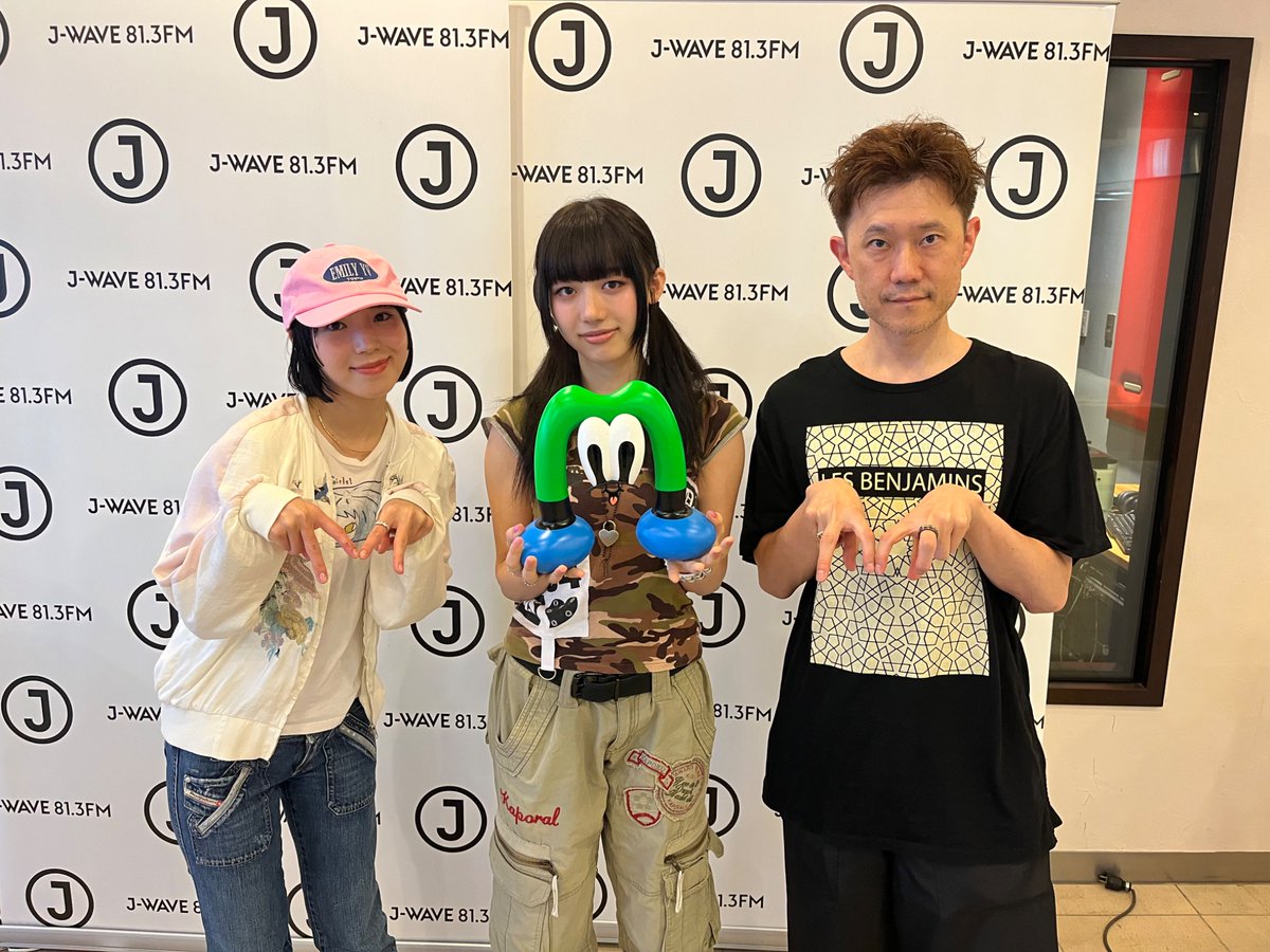 asyoulikeit813's tweet photo. 聞き逃し配信中📡
#蔦谷好位置 × #アユニ・D
🎧M bit Project AS YOU LIKE IT🎧

昨夜は、#ブランデー戦記 から #蓮月 さんが登場✨

NEWシングル『ブラッド♡スパークス』について深掘りました！🎙️
@brandy_senki 

📻https://t.co/Ir38ZldjFe

@KoichiTsutaya @AYUNiD_BiSH #like813 https://t.co/6tmSXPKExX