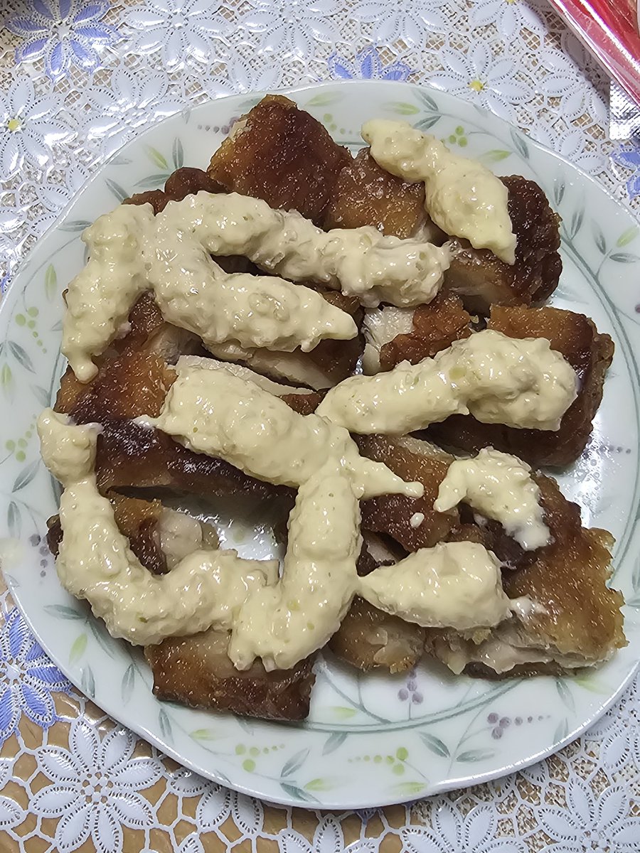 M_aald's tweet photo. 具材がしっかり入っていて、食感も楽しめる所が️⭕️和風の味わいで食べやすく、揚げ物にかけるだけでもいつもと少し違った味を楽しめました。手軽に使えました😊

#プロモーション #キユーピーから提供いただきました #RSP117に参加しました #具だくさん和風タルタル #アジフライ https://t.co/rjIgwTQyDB