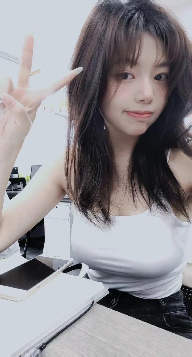 PhamChi472200's tweet photo. 一直有人好奇我是做什麼的 
我不做小三  也不搞笑
你看看我適合做什麼 https://t.co/p8plEBG5qm