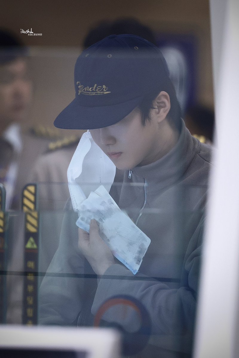 ikoshdo_522's tweet photo. 261005 ICN
#SUHO #수호 #준면 #スホ 
#金俊勉 #EXO @weareoneEXO https://t.co/ZMBonGgqXF