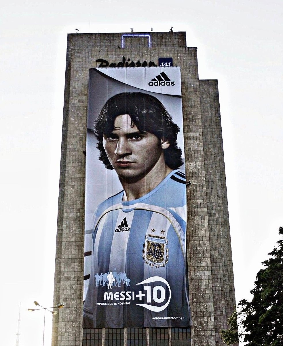 GoalVersee's tweet photo. 🚨 BREAKING: Every city in the whole of Argentina has been covered with Lionel Messi’s banner and bill boards. 

Knowing when to leave when you are still loved is very important. https://t.co/lfUNrsROxg