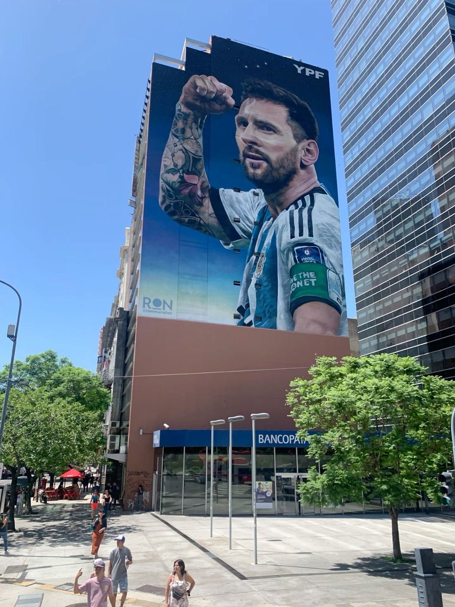 GoalVersee's tweet photo. 🚨 BREAKING: Every city in the whole of Argentina has been covered with Lionel Messi’s banner and bill boards. 

Knowing when to leave when you are still loved is very important. https://t.co/lfUNrsROxg
