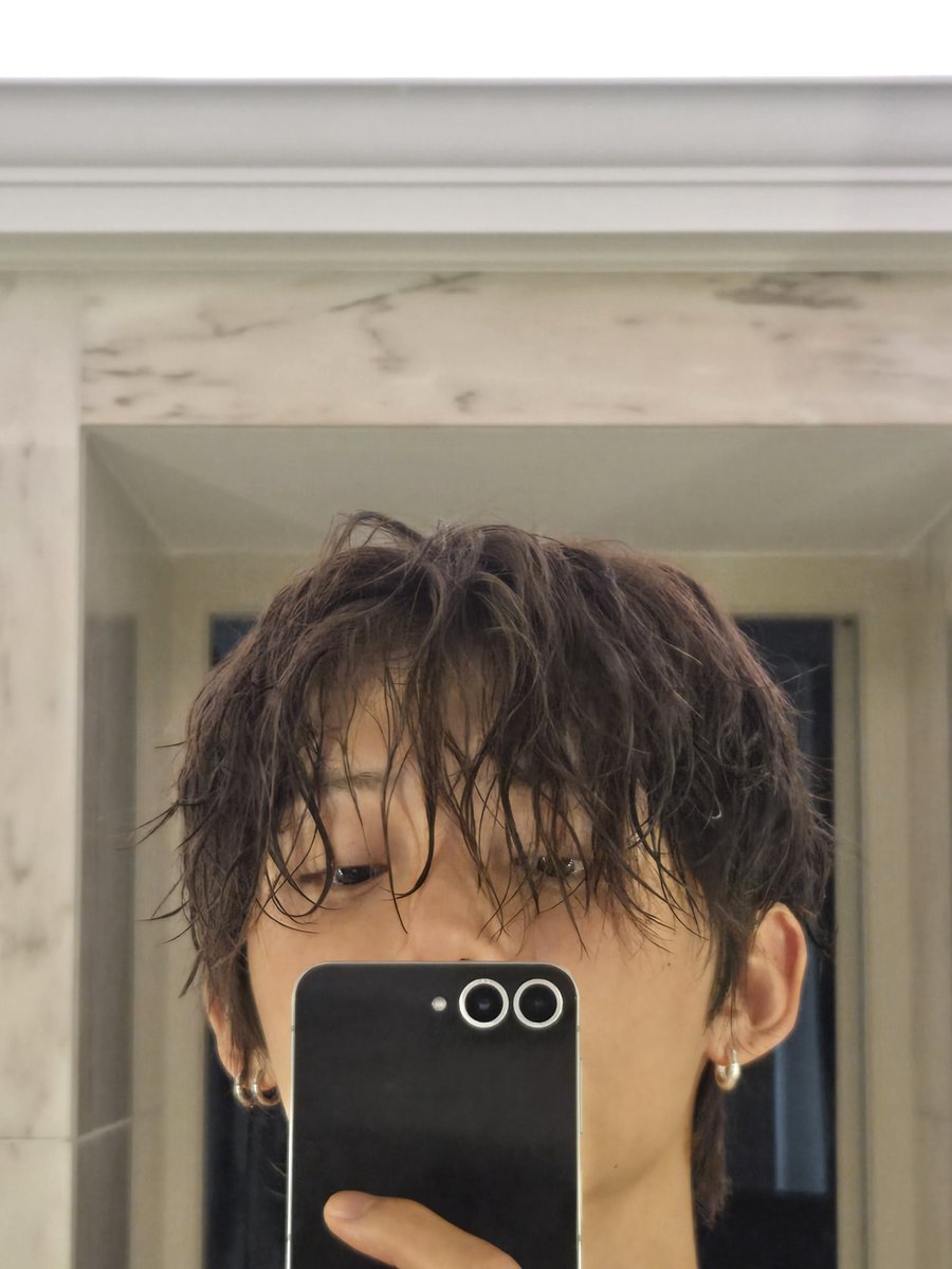 sillyjjuni's tweet photo. before ➡️ after
🦊 mhmm i’m not wearing a shirt 

? https://t.co/r5sKXAHBIn