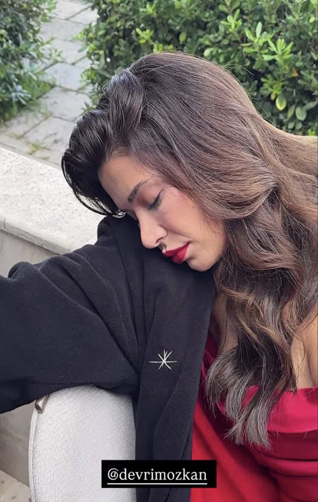 Hanife287's tweet photo. her sabah uyandığında Deniz Can’ın manzarası 😍🫠🫠
#DevrimÖzkan 
#Yeraltı https://t.co/TfNeWiMrbG