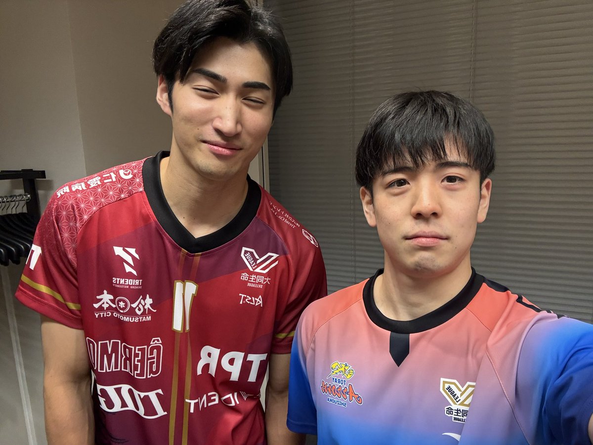TORAY_ArrowsMEN's tweet photo. ＼ 𝟐𝟎𝟐𝟔-𝟐𝟕 大同生命𝐒𝐕.𝐋𝐄𝐀𝐆𝐔𝐄 ／

🏹 いよいよ開幕！

#東レアローズ静岡 の開幕戦は、
10月24日(土)・25日(日)
#ジェイテクトSTINGS愛知 と対戦🐝🏹

そして、ホーム開幕戦は──

🔥 10月31日(土)・11月1日(日)
📍このはなアリーナ
🆚 #信州松本トライデンツ 🔱🏹

2026-27シーズン、ともに戦いましょう🔥

#覆せ。