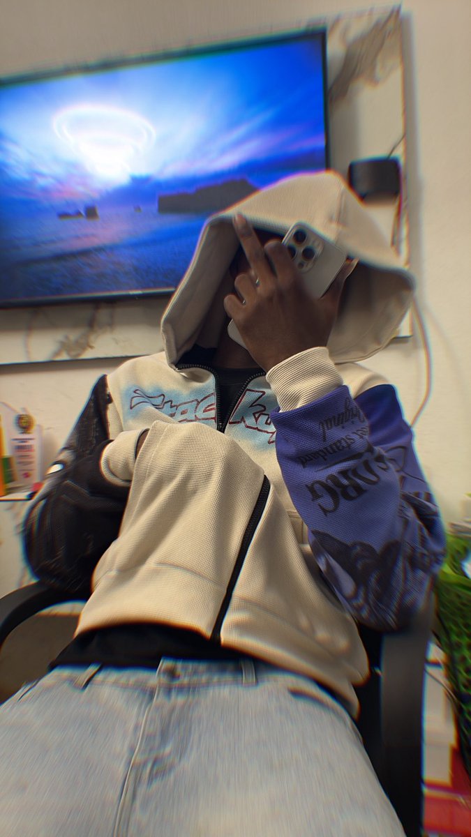 stackup_lxry's tweet photo. I’ve got the hardest Dual vision zip up hoodie rn!🗣️🙂‍↔️💥#trending https://t.co/FQsUx5mwzR