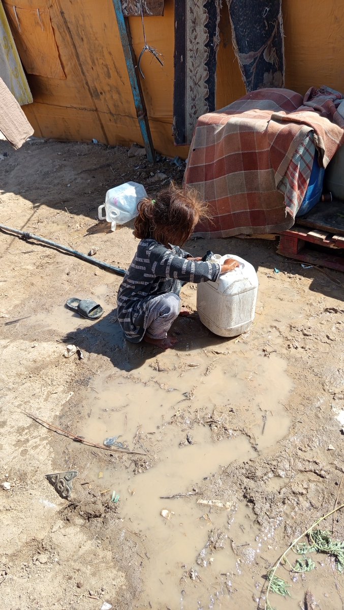 rosaelljama's tweet photo. 🙏🙏😭Cela fait longtemps que je n'ai rien reçu, et ma famille et moi avons besoin de votre aide. S'il vous plaît, aidez-nous ; nous avons besoin de vous. La situation s'aggrave. https://t.co/qtAaJDttIz
