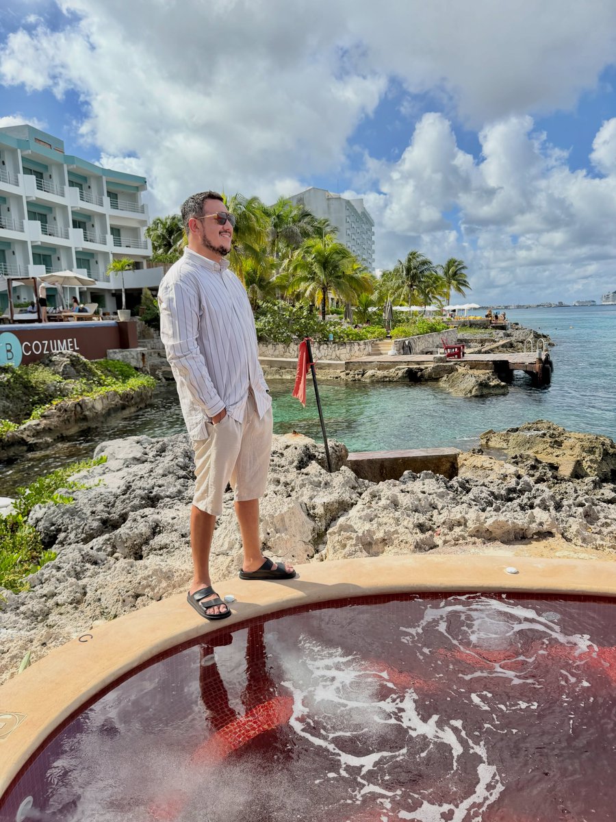 emirhanbyk's tweet photo. Cozumel morning: calm seas, tropical skies, and island serenity. https://t.co/Js2EFvBtnH
