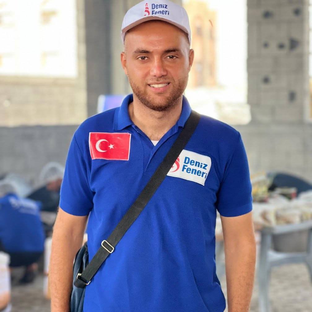 fatihtezcan's tweet photo. 📍İsrail, bu sabah Deniz Feneri Derneği gönüllüsü Saqr Al-Qaisi'yi Gazze'de öldürdü.

📍İsrail, Al-Qaisi'nin HAMAS üyesi olduğunu öne sürdü.

📍İsrail, bu sabah Gazze’de 6 yaşında bir kız çocuğunu da öldürdü.

📍İsrail, yıkılana kadar yalan öldürecek.

Sen çabuklaştır ya Rabbi! https://t.co/eSEQJ7C8g7