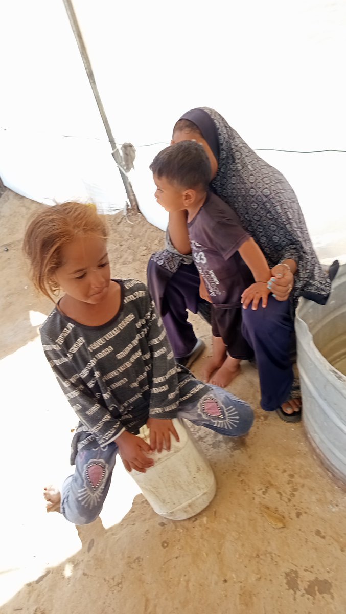 rosaelljama's tweet photo. 🙏🙏😭Cela fait longtemps que je n'ai rien reçu, et ma famille et moi avons besoin de votre aide. S'il vous plaît, aidez-nous ; nous avons besoin de vous. La situation s'aggrave. https://t.co/qtAaJDttIz