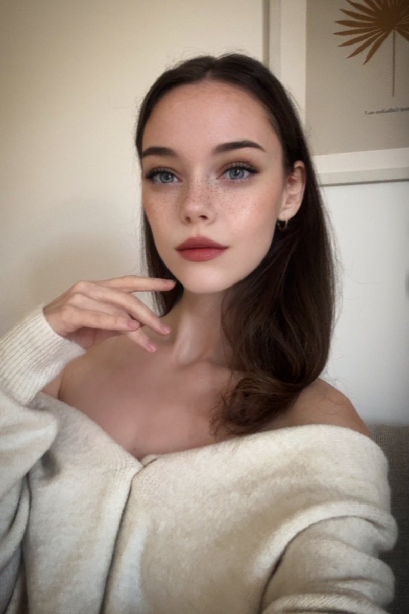ladkatherine's tweet photo. You were meant to be objectified into my personal wallet, credit card, good working ATM, whatever I want to use you 🤑💵💵 https://t.co/ncZSh9BK3G