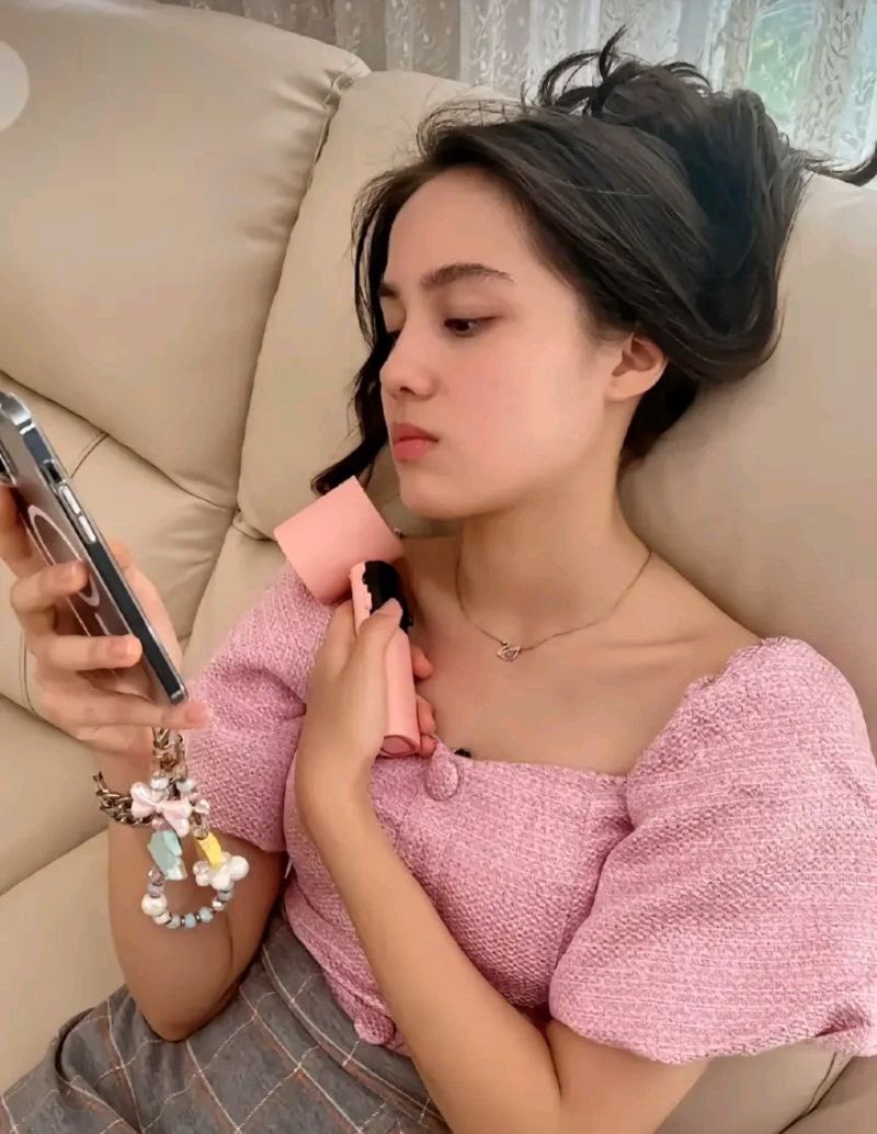 nivnicc's tweet photo. Sissi🤏🏻
#nicolerossi https://t.co/NwGFwDKUzy