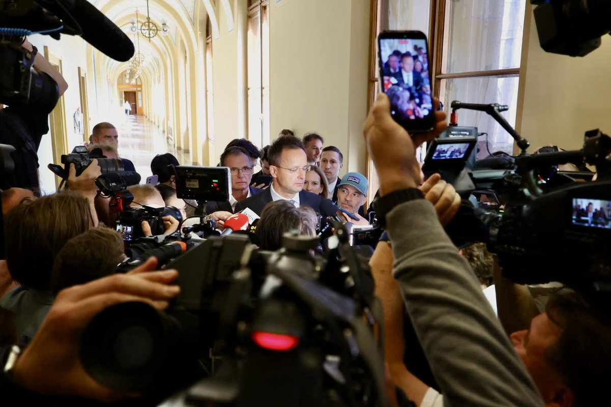 viktoriaserdult's tweet photo. Hungary’s former foreign minister Péter Szijjártó is back in parliament - this time to face questions from the National Security Committee over his role at Chinese carmaker BYD. They want to know how he joined BYD and whether his new position could pose national security risks. https://t.co/g7cAOVowDJ