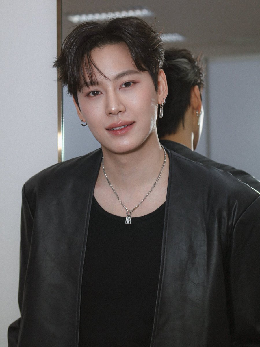 bb0un_official tweet picture