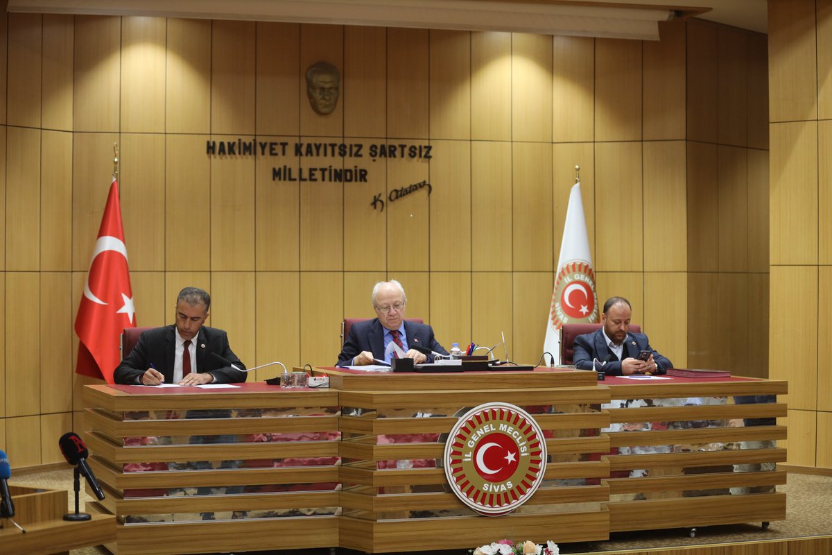 sivasigm's tweet photo. İl Genel Meclisi Ekim ayı toplantılarımızın ilk birleşimi, Meclis Başkanımız Mehmet Şarkışla başkanlığında gerçekleştirildi.

📌 Gündem maddelerinin görüşülerek karara bağlandığı toplantıya Zara MHP İlçe Başkanı Erdem Yiğit ve Zara MHP BMÜ Cem Sedat Bayrakçı da konuk oldu. https://t.co/ZqY0rB00K2