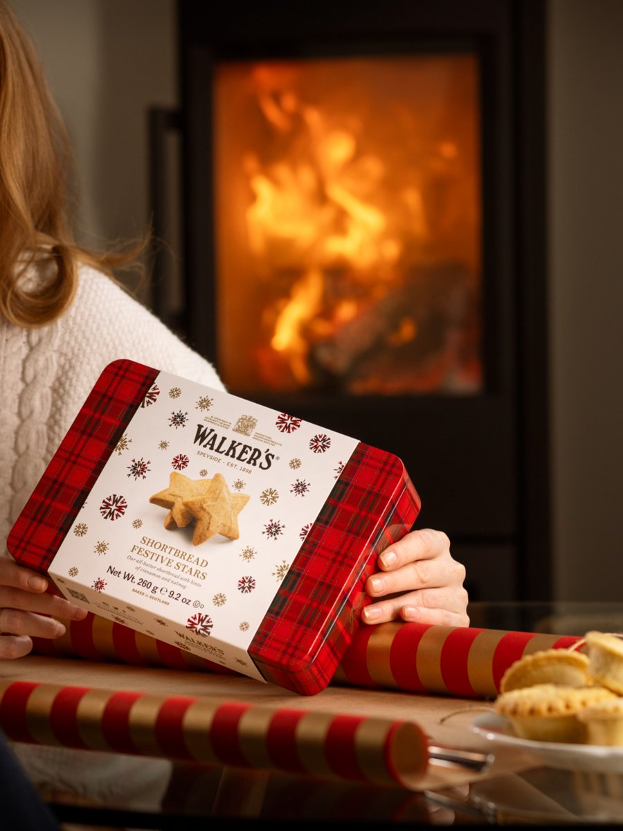 Shortbread's tweet photo. For the people you’re already thinking about. A festive tin of all-butter shortbread, with something for everyone on your list.

#WalkersShortbread #ScotlandAtItsFinest #BakedInScotland #Shortbread #Scotland #AllButterShortbread #FamilyBusiness #Festive #Gifting https://t.co/ATlnfu3wtj